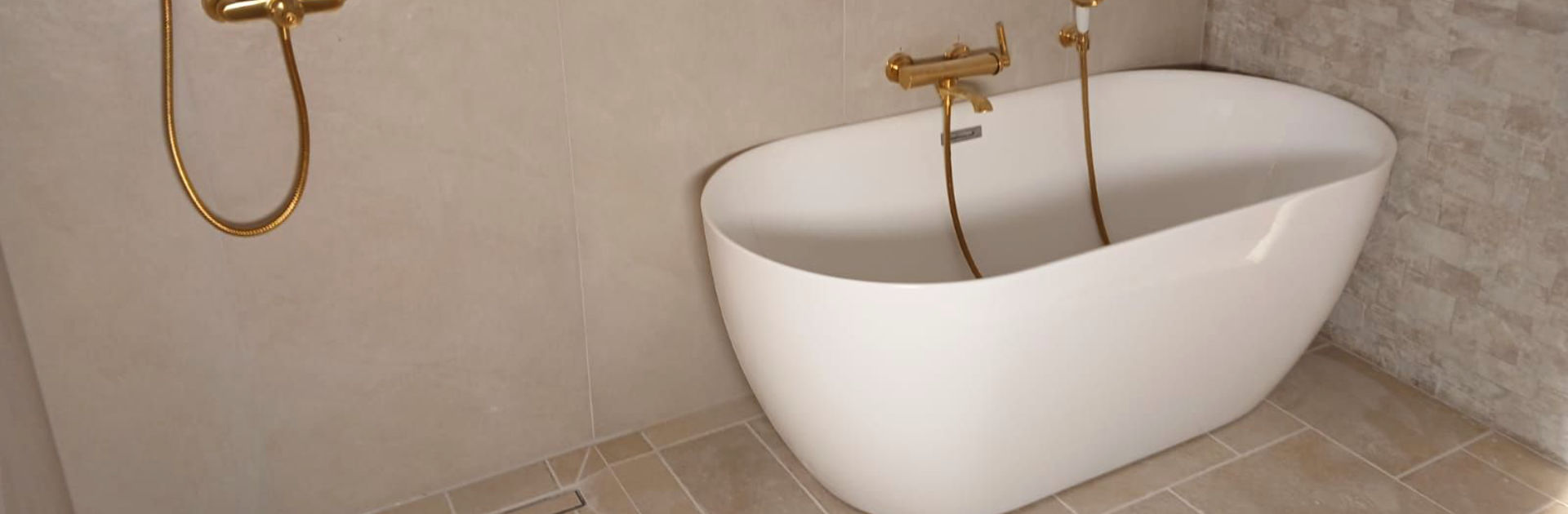 Dom w Pomiechówku - montujemy armaturę w łazienkach