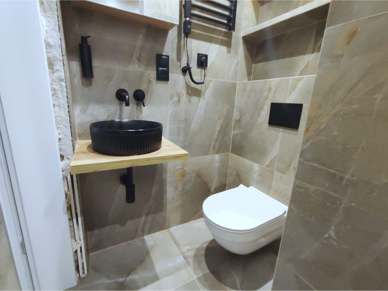 Metamorfoza łazienki w domku w Wieliszewie: Jak kompleksowy remont zmienia wszystko