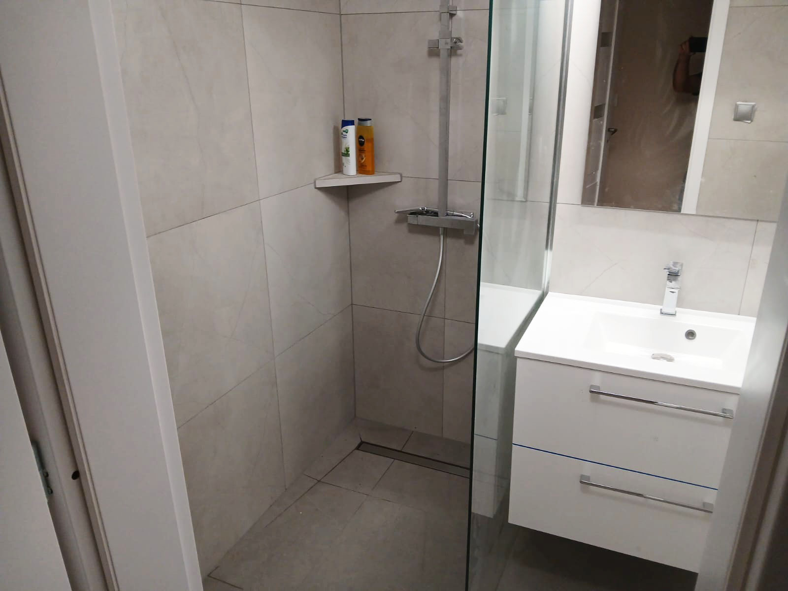 Remontujemy łazienkę i pokój w Bieniewicach