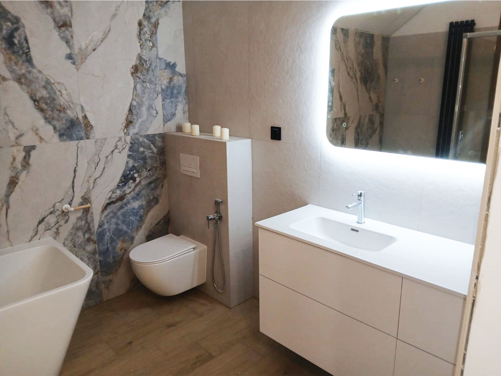 Remont - adaptacja poddasza na sypialnie garderobę i łazienkę